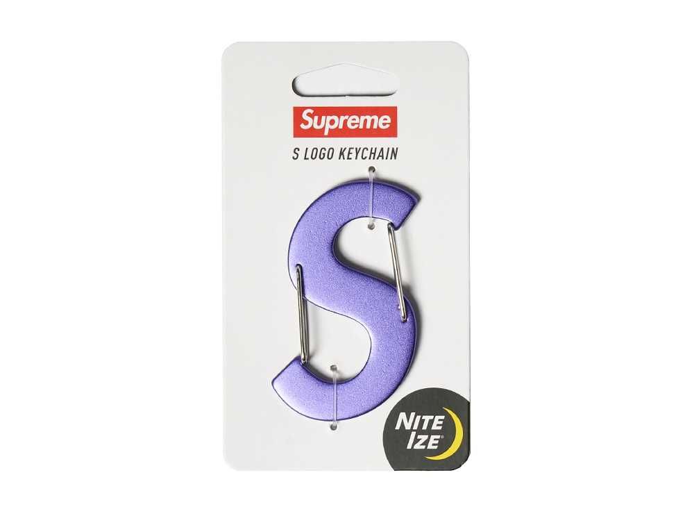 ぴょんsupreme slogo keychain カラビナ Supreme シュプリーム 21AW