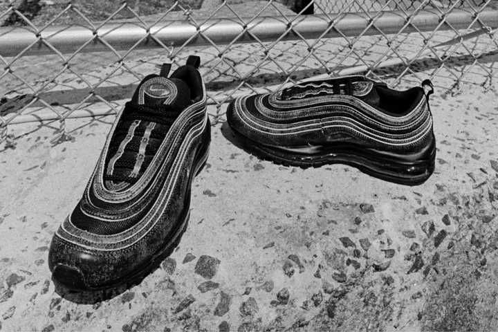 コムデギャルソン × ナイキ」の異彩を放つコラボスニーカー。歴代