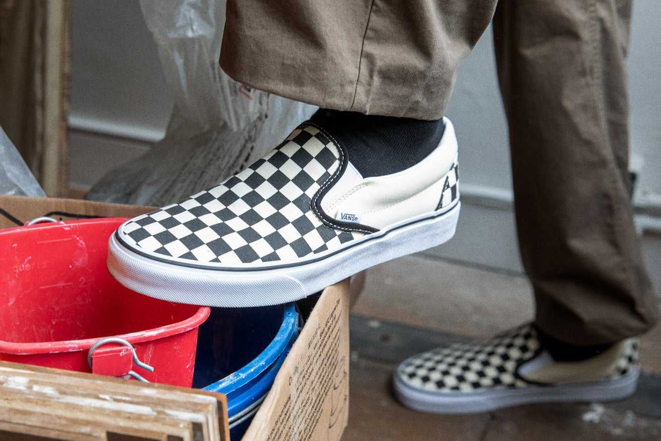 バンズの定番「スリッポン」の魅力に迫る。チェッカーボード柄の由来も
