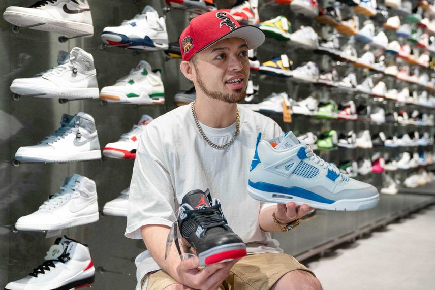 Nike Air Jordan 4 Retro 