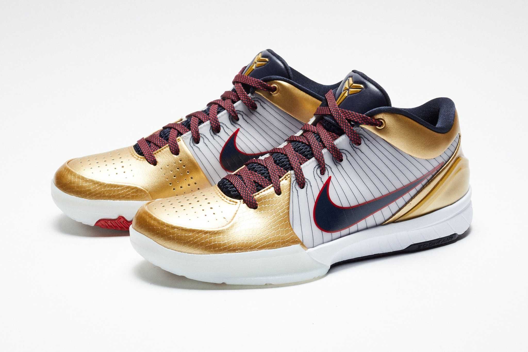 ナイキ コービー 4 プロトロ ブラック/デルソル【6/8発売