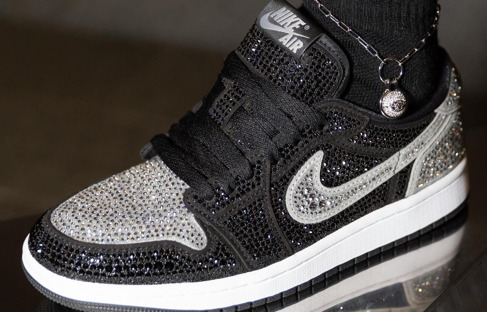 5/17・5/24発売｜Swarovski × Nike Women's Air Jordan 1 Low OG