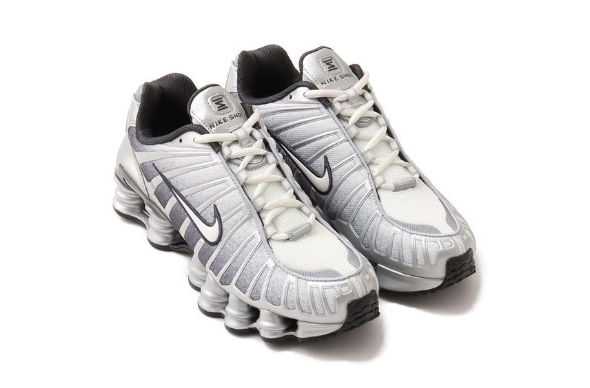 Nike Shox TLシルバー スニーカー Nike Shox TL