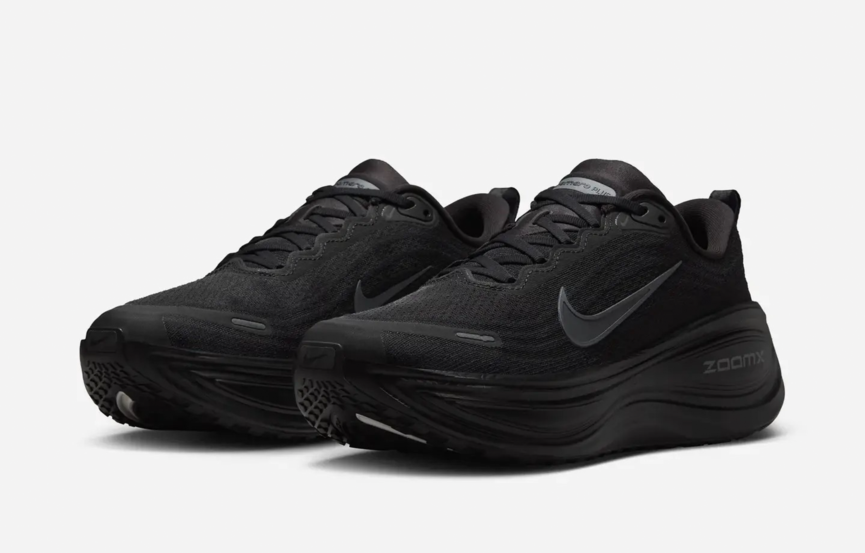 2/5発売｜Nike Vomero Plus 