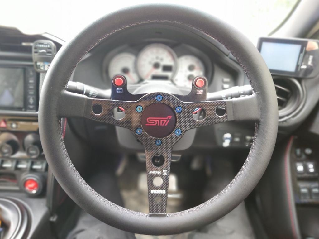 momo Prototipo 6c 350mm P-3 Momo Prototipo 6C Steering Wheel P-3