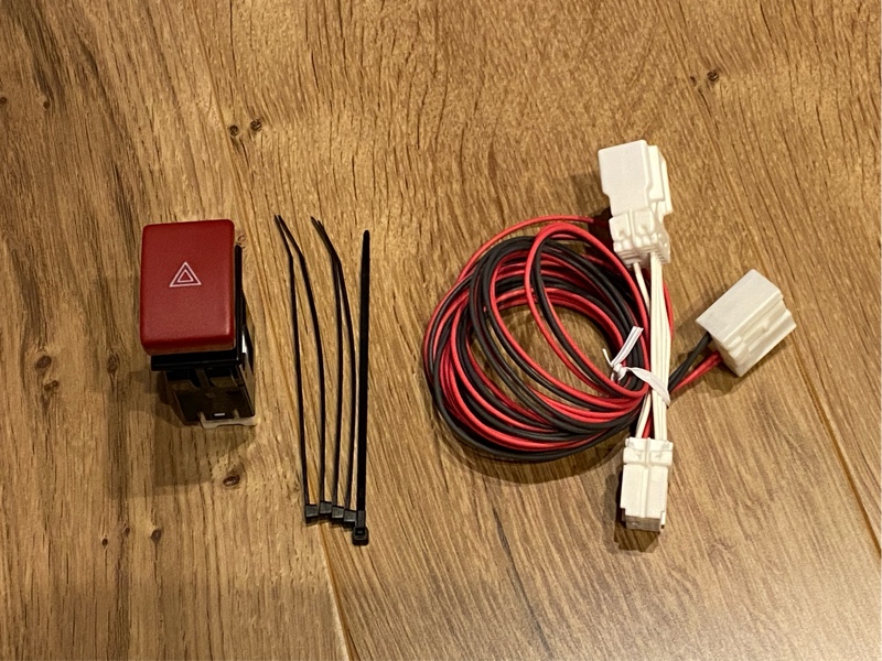 ハザードスイッチ増設キットの取付（その①）（スズキ スイフト