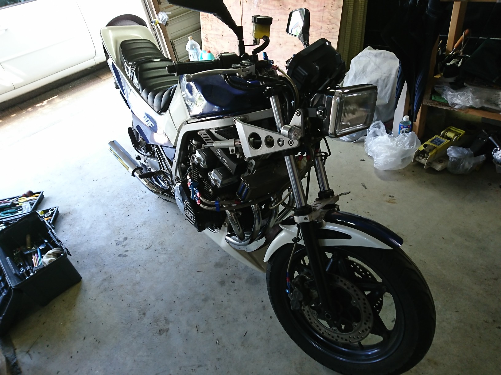 ワンズアンドエム 角目ヘッドライト のパーツレビュー | CBR400F