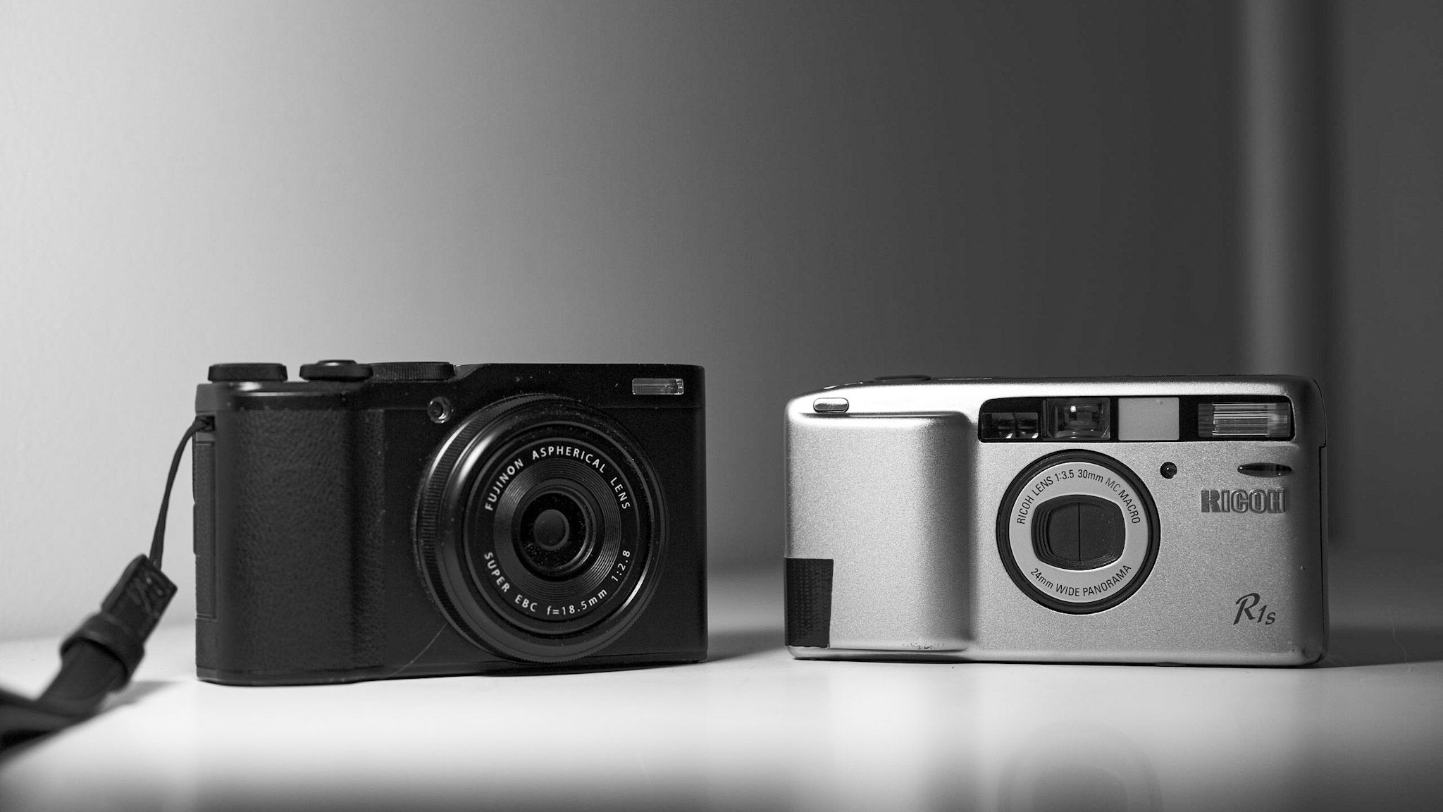 Ricoh R1 / R1S / Rollei Prego Micron Compact Film Camera Review