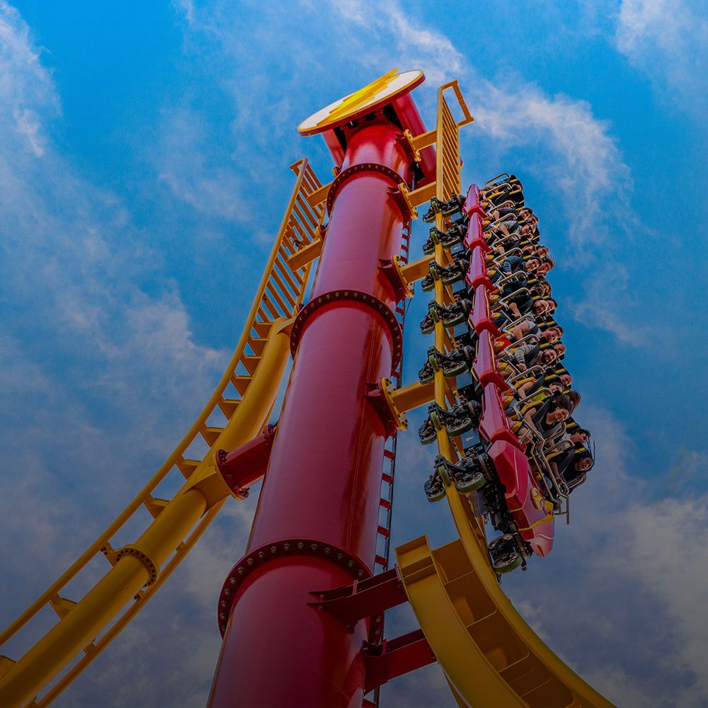 Six Flags Great Adventure - THE FLASH™: Vertical Velocity | Ride