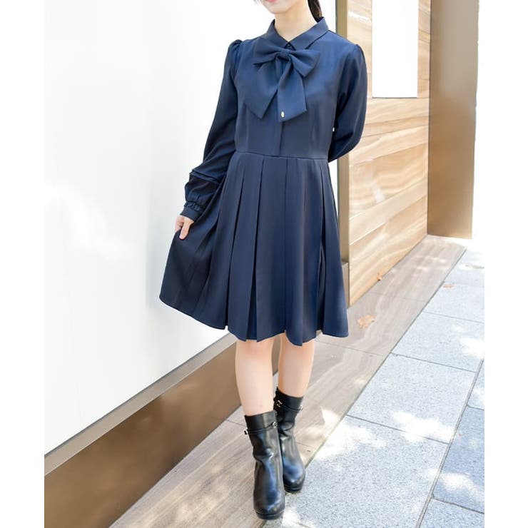 リボン付きプリーツミニワンピース[品番：IGAW0005492]｜axes femme