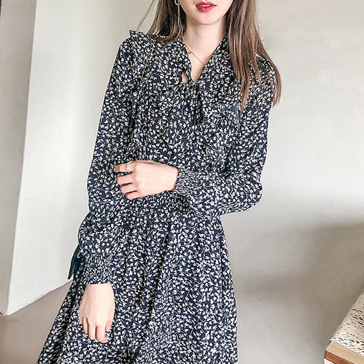 ロングフレアワンピース 花柄 長袖[品番：JRKW0004706]｜shoppinggo