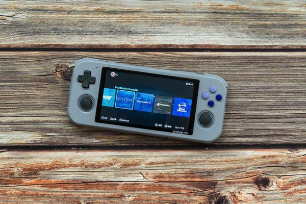 Retroid Pocket 3 Hands-on Review - Retro Handheld For Emulation