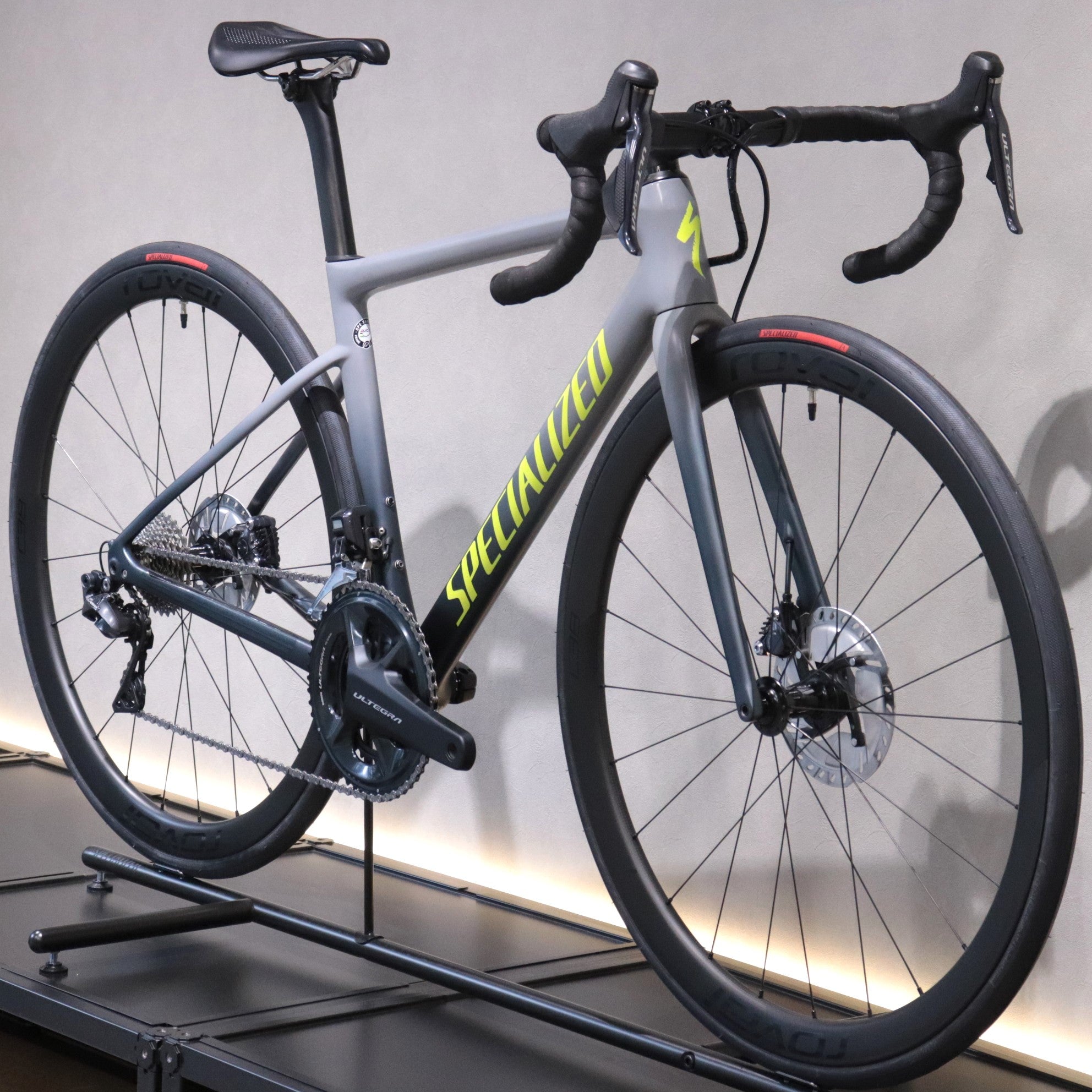 入荷情報】完成度とお得感を両立した一台 TARMAC DISC EXPERT ULTEGRA
