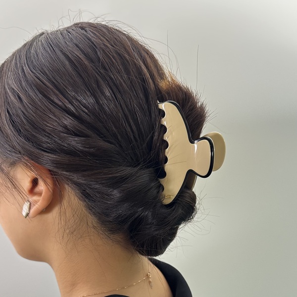 アレクサンドル ドゥ パリ】大人が投資すべき名品“ヘアクリップ”-STYLE