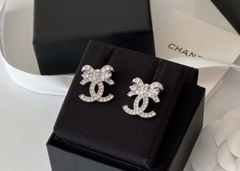 ご褒美に♡シャネルの「リボンピアス」が可愛い!-STYLE HAUS