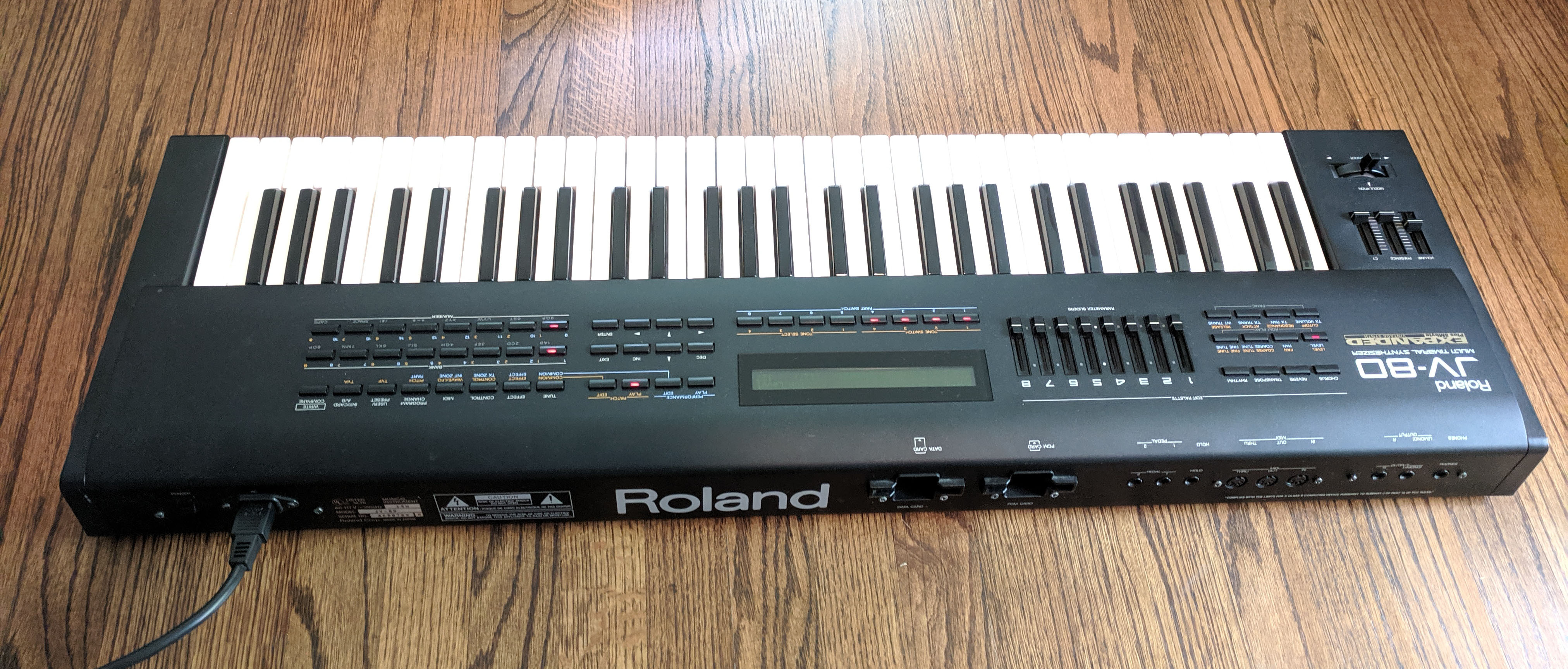 Roland JV-80 photo gallery - Syntaur