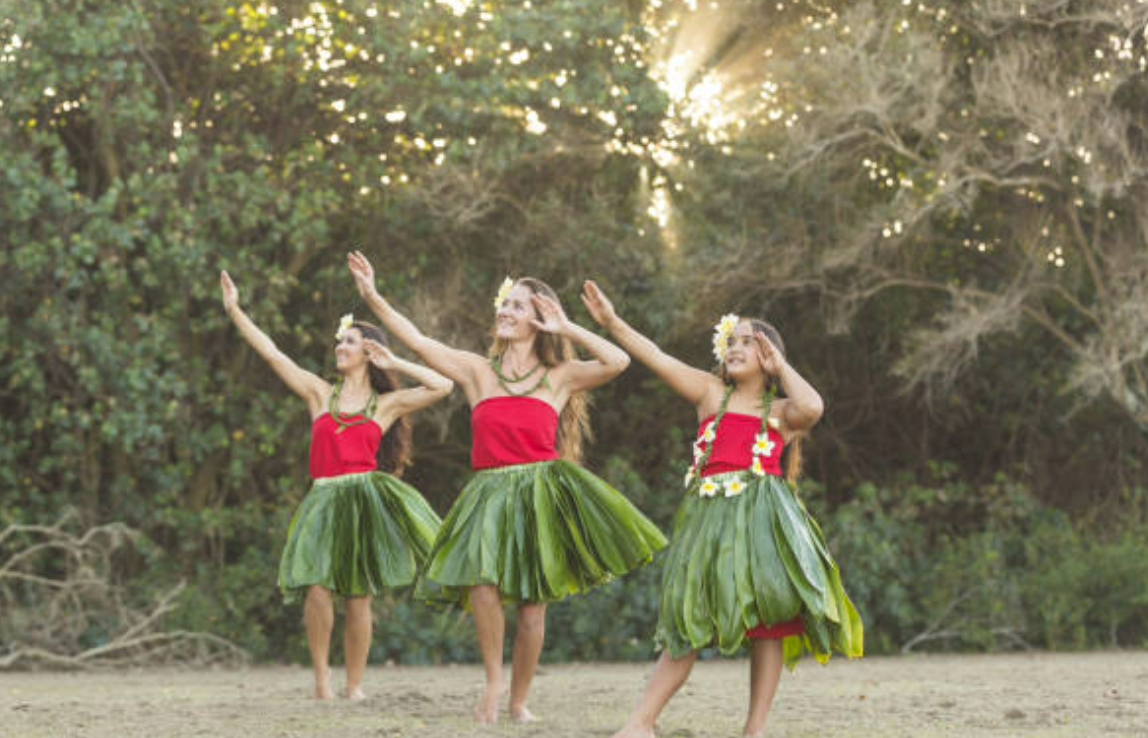 タヒチアンダンスとフラダンスの違いとは？タヒチアンダンスの特徴も