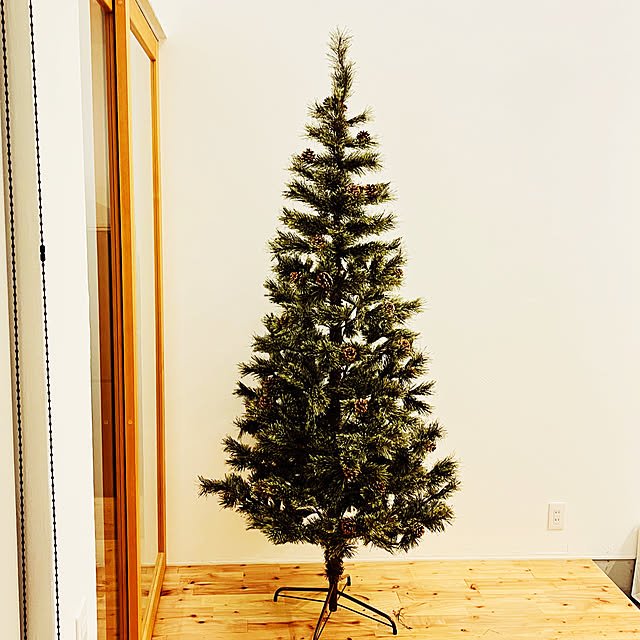 ニトリ クリスマスツリー210㎝のおすすめ商品とおしゃれな実例