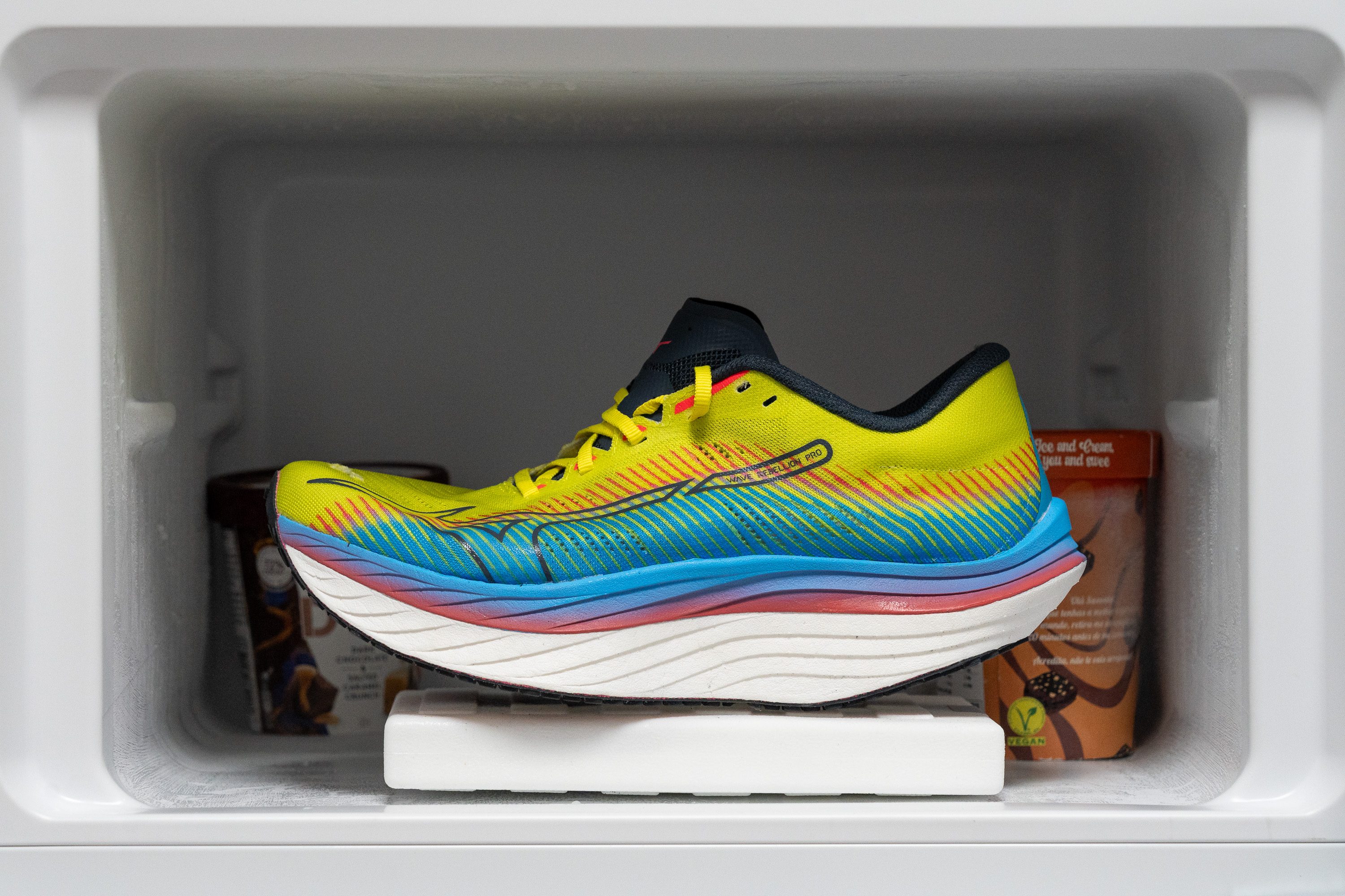 Cut in half: Mizuno Wave Rebellion Pro Review | RunRepeat