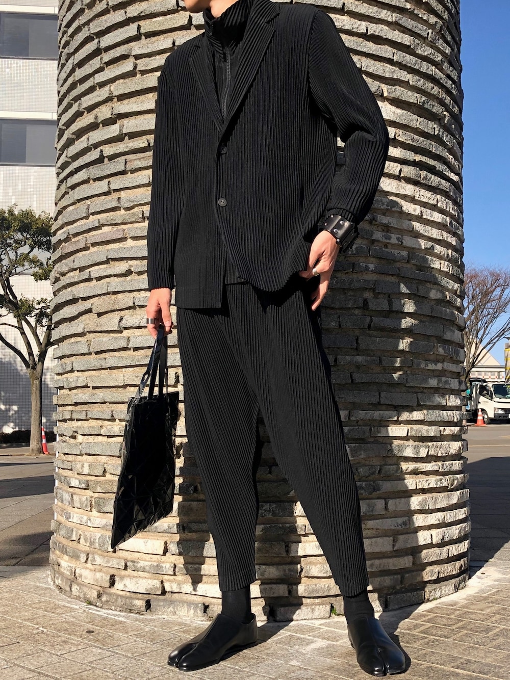 がや｜HOMME PLISSE ISSEY MIYAKEのテーラードジャケットを使った