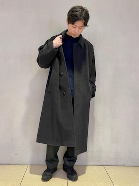 AURALEEのステンカラーコート（グレー系）を使った人気ファッション