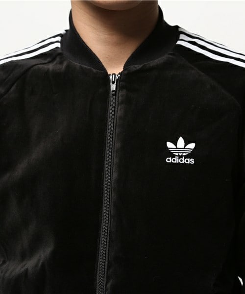adidas（アディダス）の「メンズ アディダス ベロア スーパースター