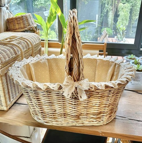 タイ 籐のかご細工の楕円形の編組口2つの側面があります。 Leelyn - Pinkoi