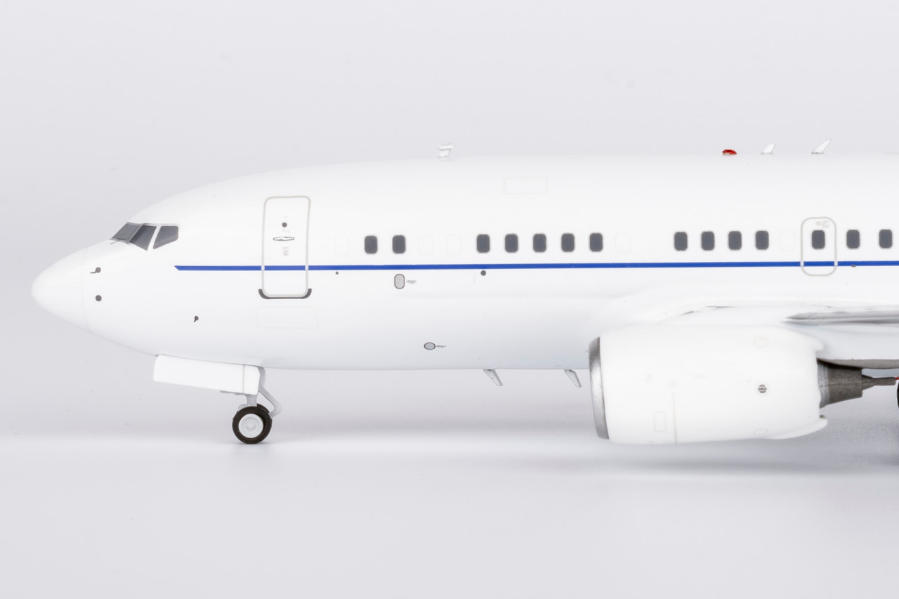 USA - Air Force C-40B (737-700 BBJ) 02-0042 white fuselage with