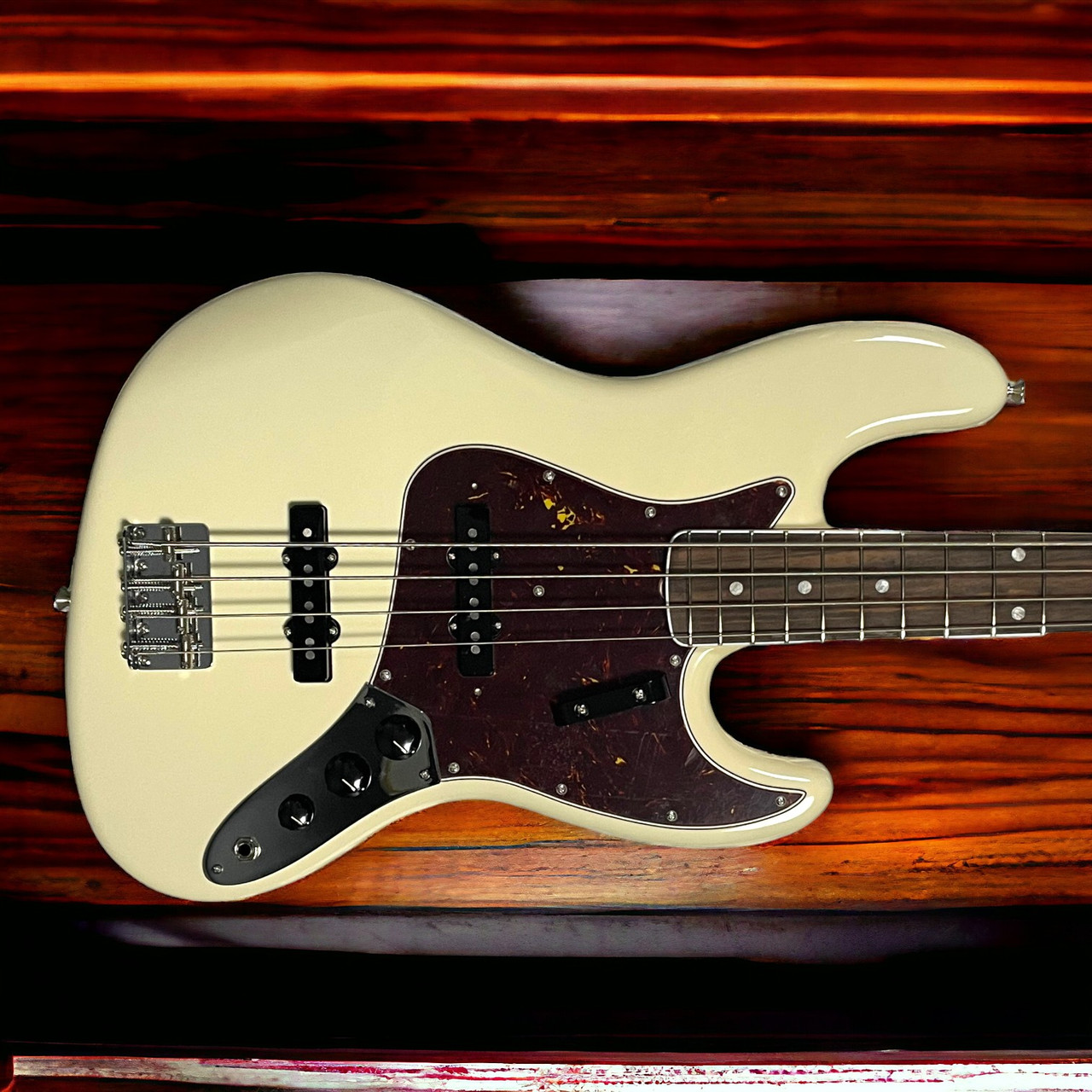 Fender AM Vintage II 1966 Jazz, Olympic White / Rosewood
