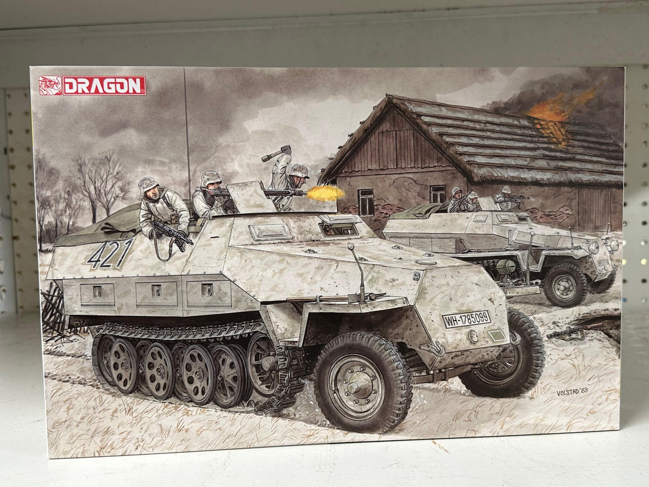 1/35 Dragon Sd.Kfz.251/1 Ausf.D Halftrack - Squadron.com
