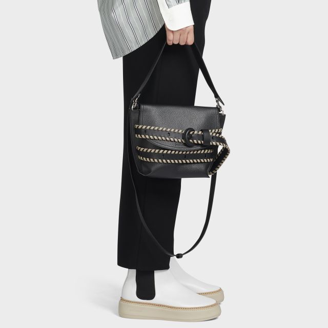 春コーデをクラスアップ【J&M DAVIDSON】から遊び心が効いた大人の