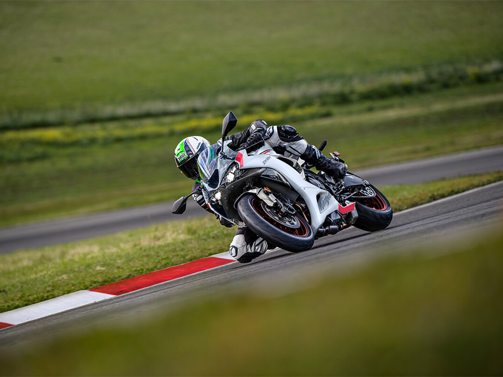 New 2025 Kawasaki Ninja ZX-6R, Panama City FL | Specs, Price