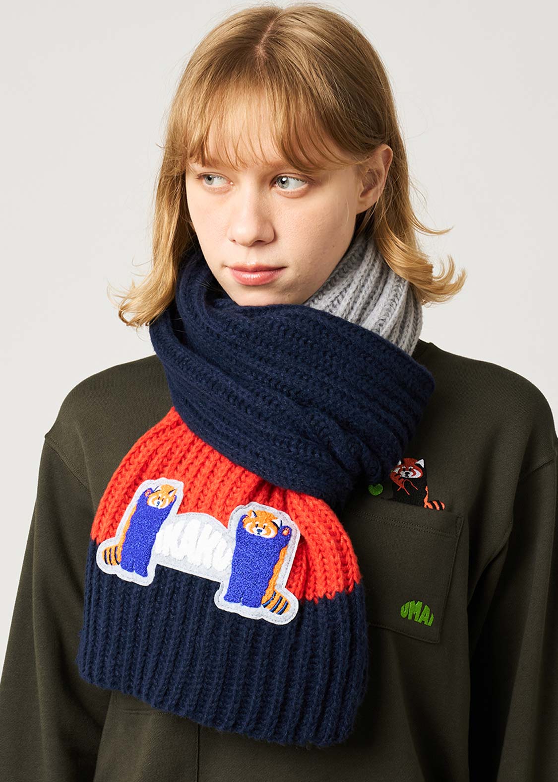 イカク ぬいぐるみマフラー ラッピング グラニフ イカク｜チャーム