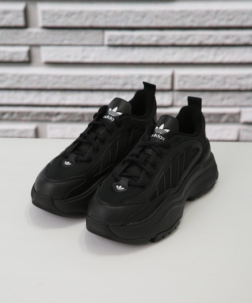 adidas（アディダス）の「adidas/OZGAIA W（スニーカー）」 - WEAR