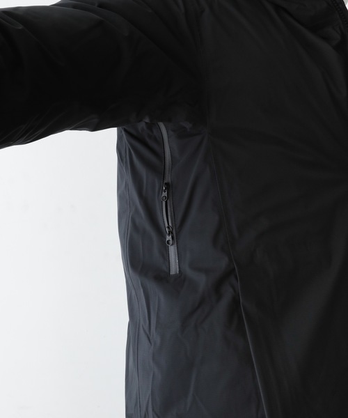 ATTACHMENT（アタッチメント）の「透湿防水3レイヤーフーデットダウン