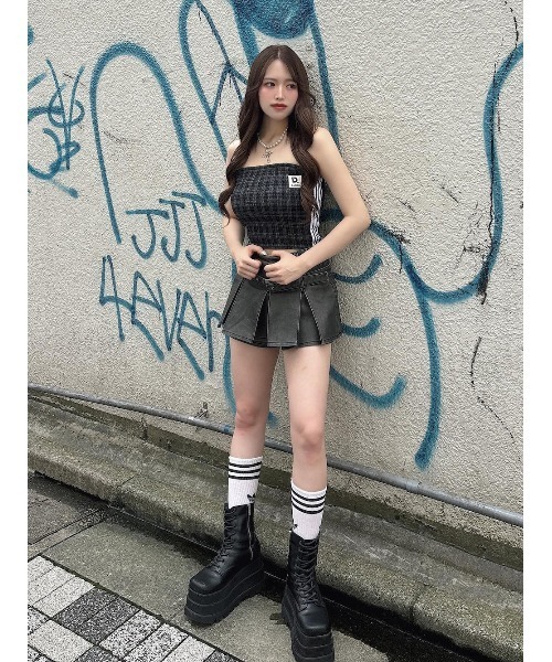 アンティークレザープリーツショートパンツ（その他パンツ）｜Darich