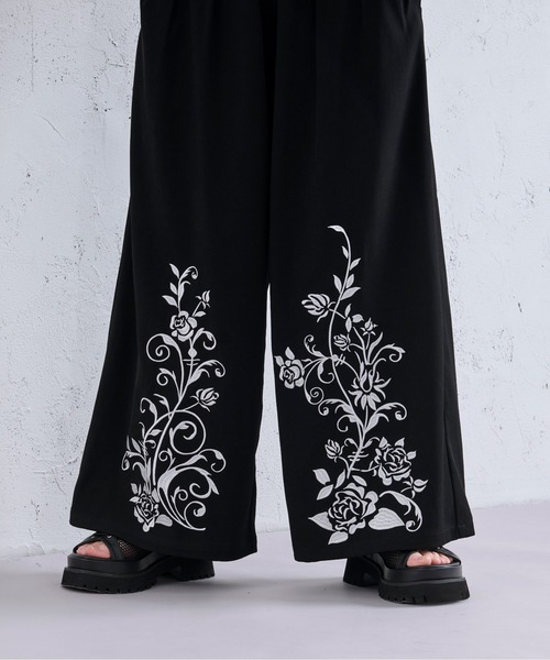 Ellno Loset（エルノロゼット）の「フラワー刺繍ワイドパンツ（その他