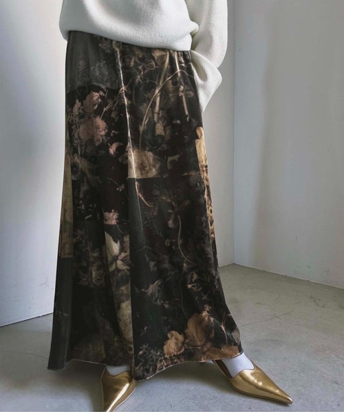 Ameri（アメリ）の「UND FOREIGN BOOK VELOUR SKIRT（スカート）」 - WEAR