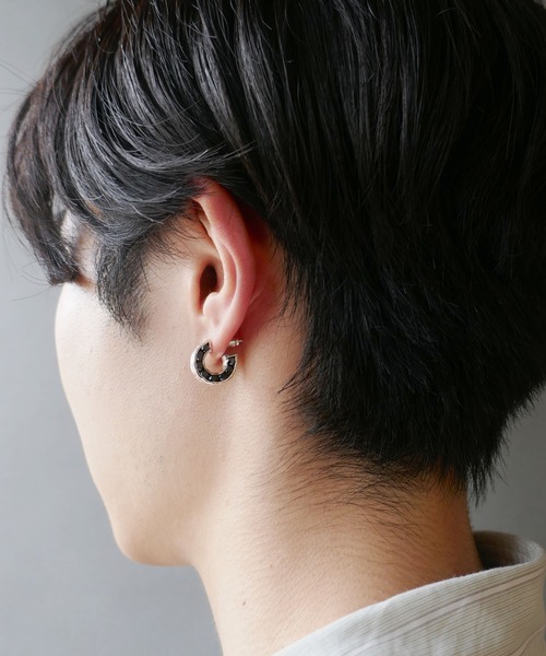 e.m.（イーエム）の「シルバー925ブラックジルコニア埋め込み