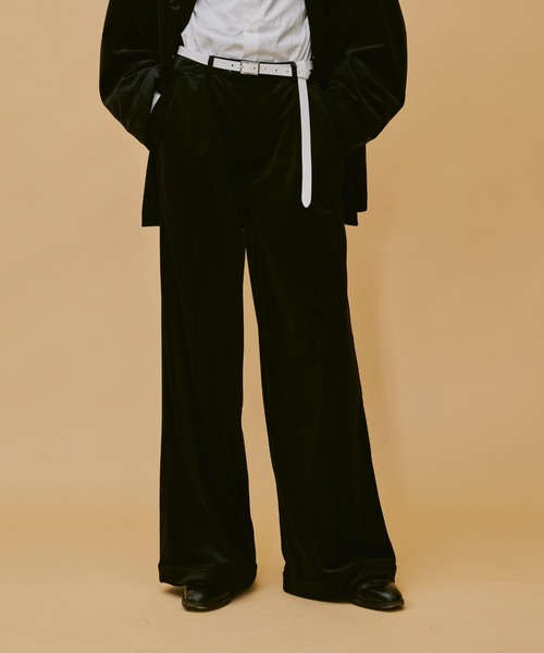 soerte（ソエルテ）の「Wide straight velvet pants/ワイドスラックス