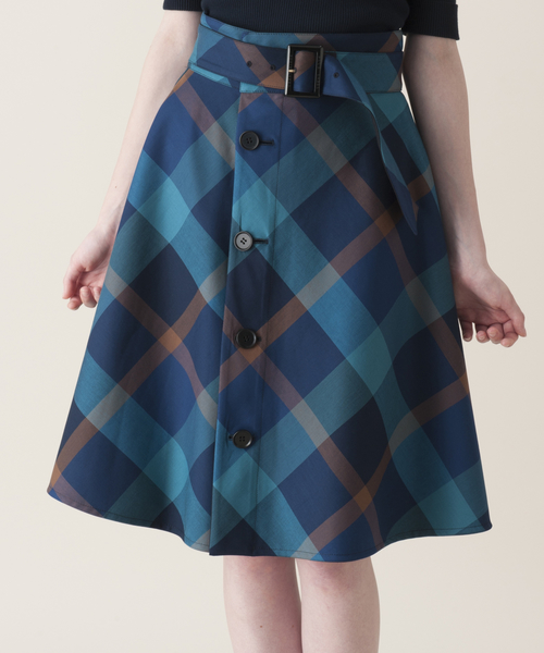 BLUE LABEL CRESTBRIDGE（ブルーレーベルクレストブリッジ）の