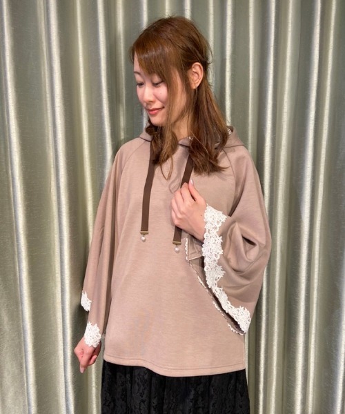 axes femme（アクシーズファム）の「ダンボールニットポンチョ