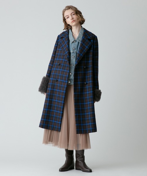 allureville（アルアバイル）の「ウィンドペンチェックファーカフス