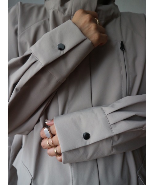 TRUNC（トランクエイティーエイト）の「Waterproof Tech Coat