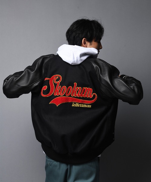 SKOOKUM（スクーカム）の「SKOOKUM JEメルトン袖レザーサガラ刺繍