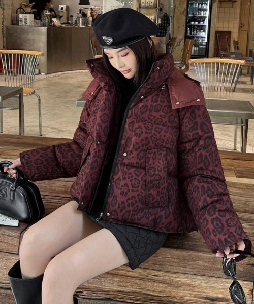 BURTON スノボ ダウンジャケット サイズ:M うさぎ柄 BURTON スノボ