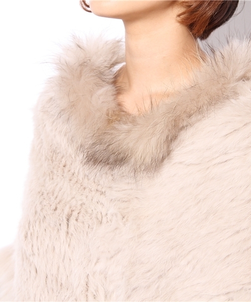 goa（ゴア）の「ラビット×ラクーン フリンジ付ファーポンチョ