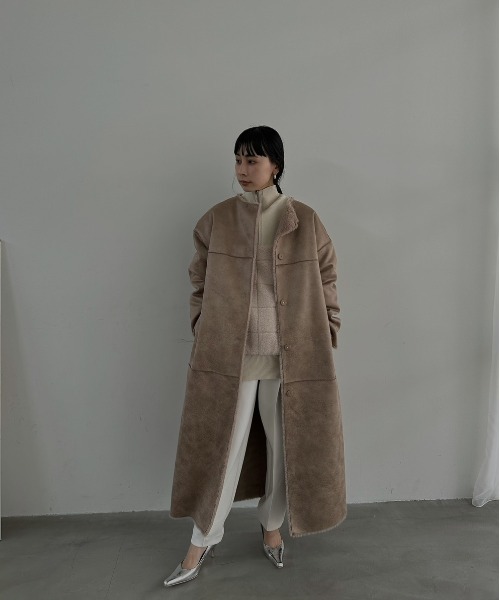 Ameri（アメリ）の「HOOD REVERSIBLE FAKE FUR COAT（ムートンコート