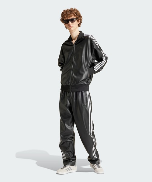 adidas（アディダス）の「フェイクレザー アディカラー スリー