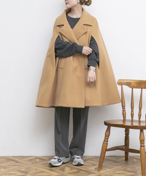 UR Lab.（アーバンリサーチラボ）の「スタンドカラーケープコート